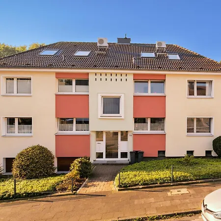 Warmstay I Ferienunterkunft Mit Balkon I Key-Box Check-In Apartment