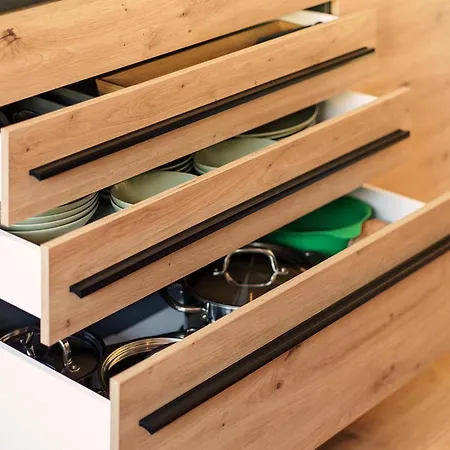 Warmstay I Ferienunterkunft Mit Balkon I Key-box Check-in דירה *