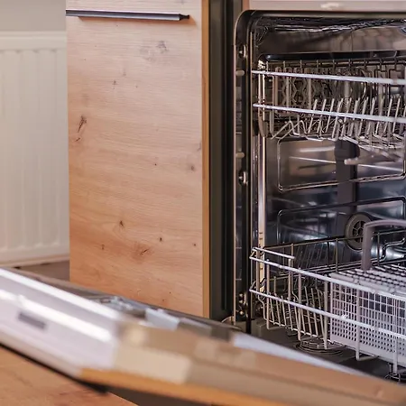 Apartment Warmstay I Ferienunterkunft Mit Balkon I Key-Box Check-In *