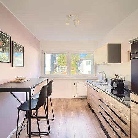 Apartment Warmstay I Ferienunterkunft Mit Balkon I Key-Box Check-In *
