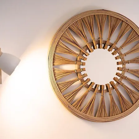 Warmstay I Ferienunterkunft Mit Balkon I Key-box Check-in * האגן