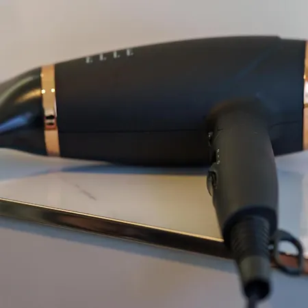 Warmstay I Ferienunterkunft Mit Balkon I Key-box Check-in דירה *