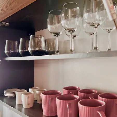 Warmstay I Ferienunterkunft Mit Balkon I Key-box Check-in *