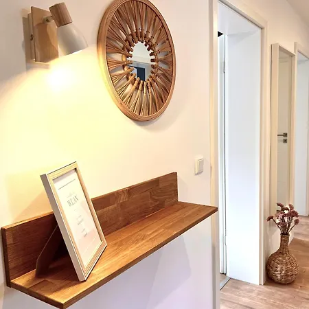 Warmstay I Ferienunterkunft Mit Balkon I Key-box Check-in Apartment