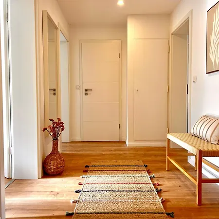 Apartment Warmstay I Ferienunterkunft Mit Balkon I Key-box Check-in
