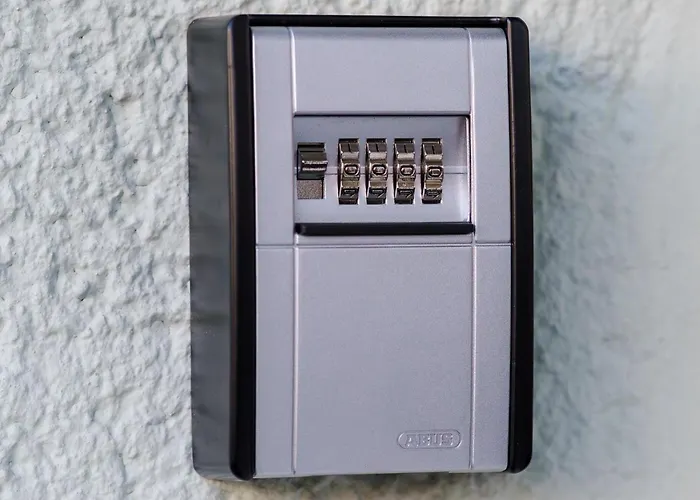 Warmstay I Ferienunterkunft Mit Balkon I Key-box Check-in Apartamento *