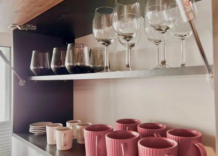 Warmstay I Ferienunterkunft Mit Balkon I Key-box Check-in *